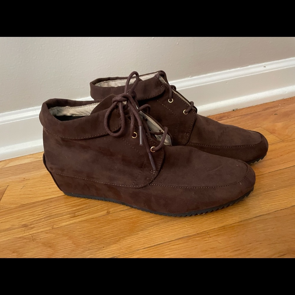New Wedge moccasin booties women’s 9 brown suede